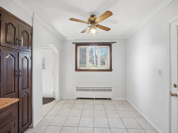 1026 Jassamine Way image 7 of 16