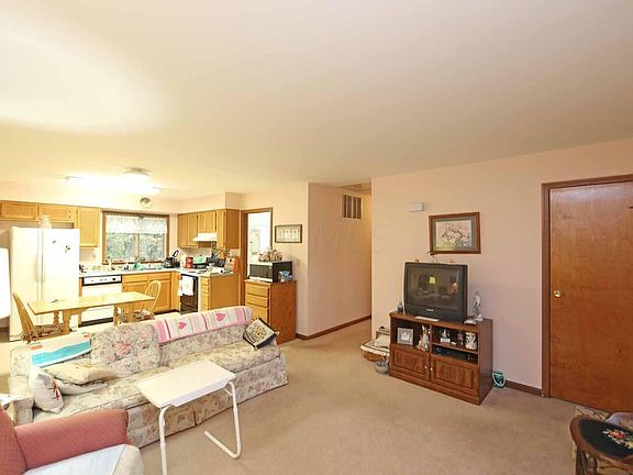5th image of 320 Northern Spy Cir