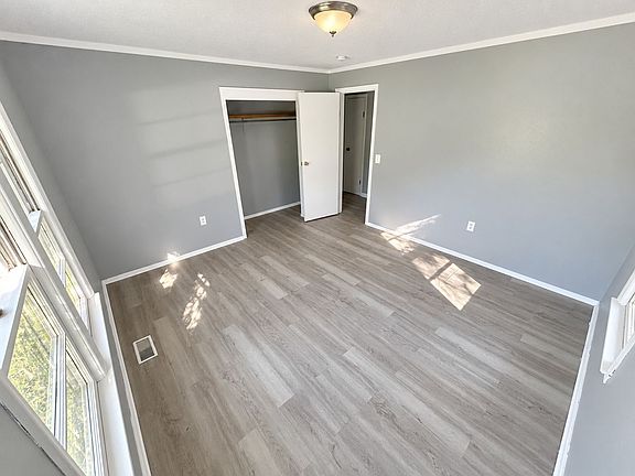 4th image of 3805 White St
