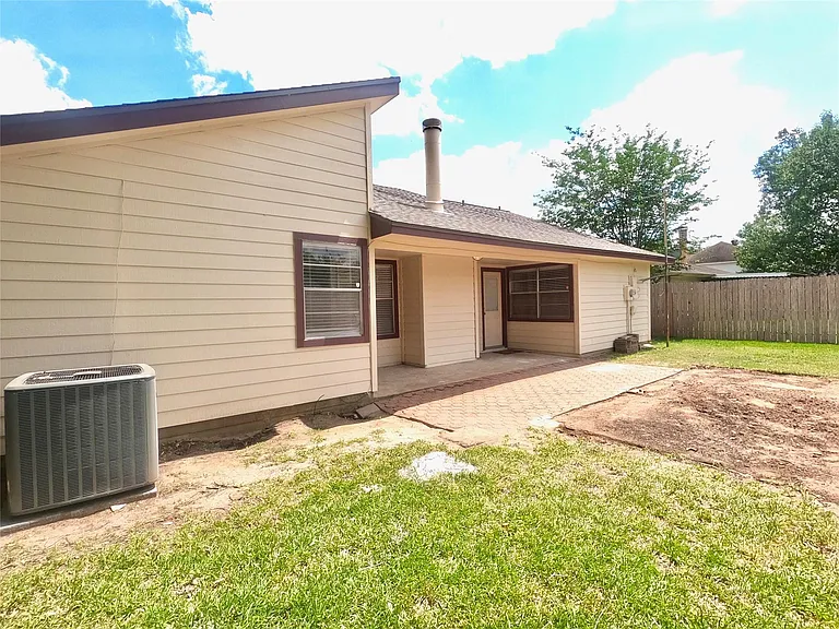 2506 Radcliffe Dr — Photo 10