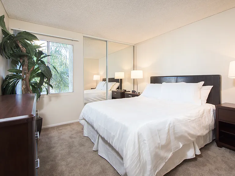 Tarzana Terraces — Photo 9