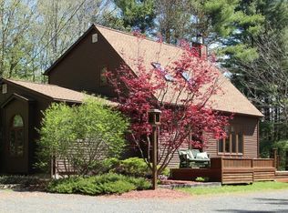 27 West St, Wendell, MA 01379