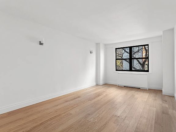 3rd image of 201 E 28th St #3K