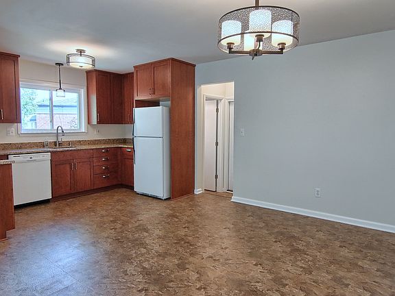 5th image of 32243 Beechwood Dr