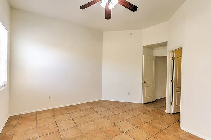 335 E Calle Nacrita — Photo 16