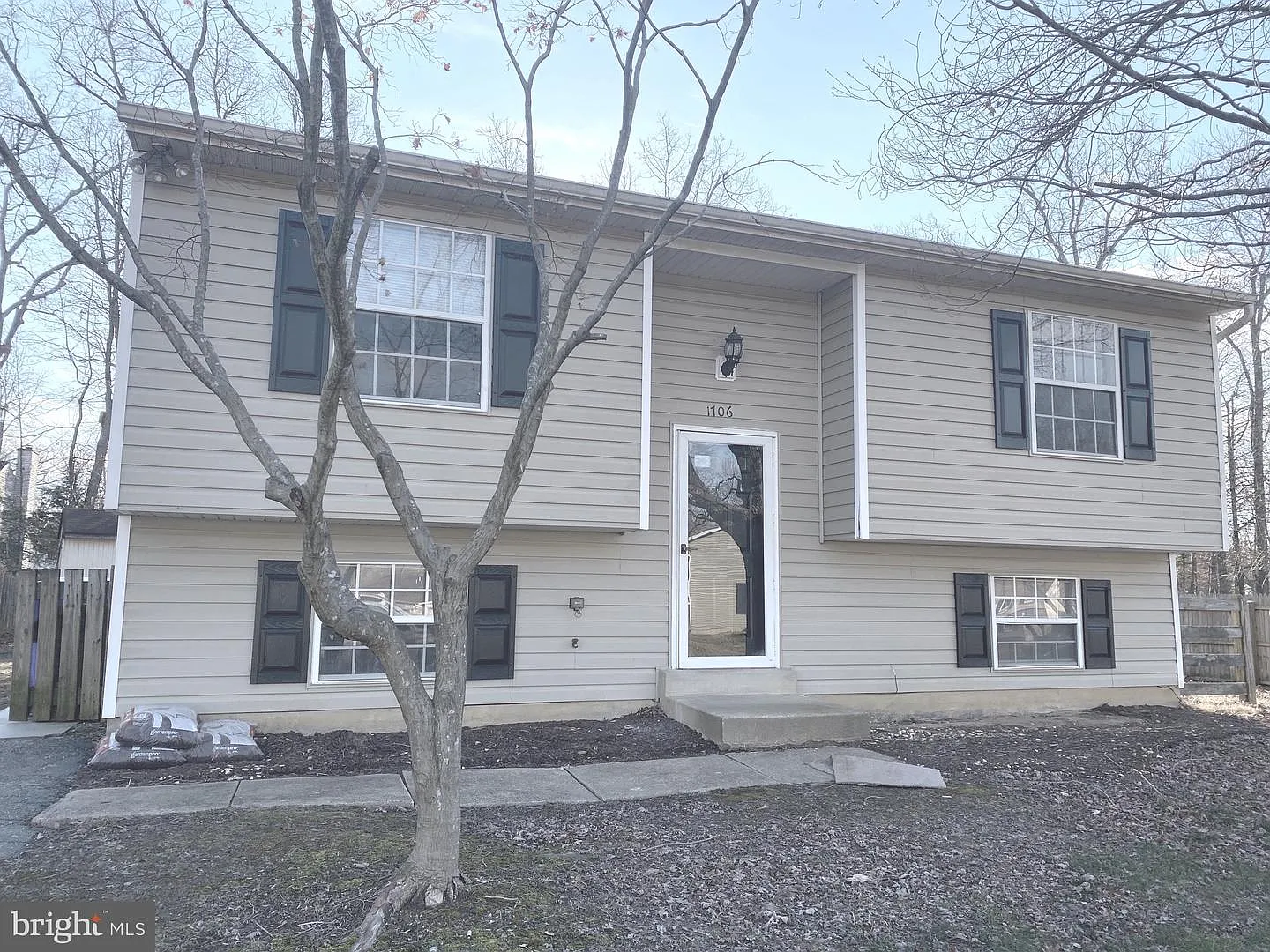 1706 Overcup Oak Ct photo 1