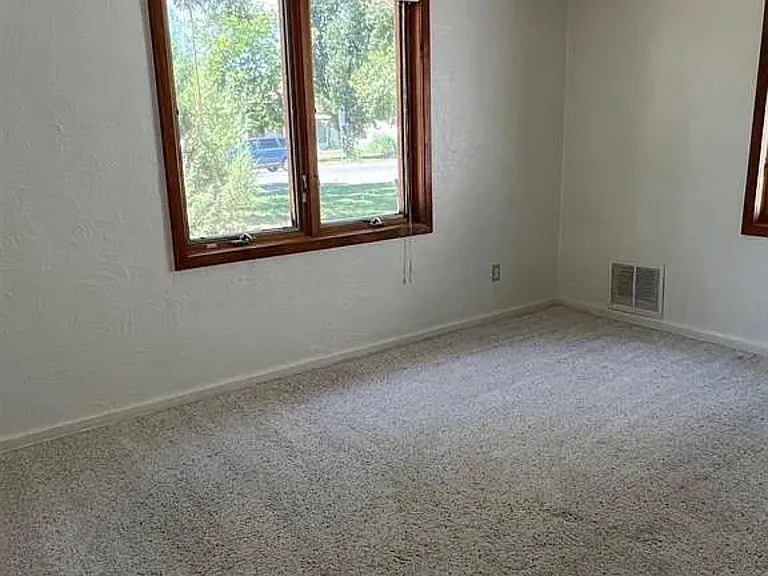 1028 Grand Ave — Photo 10