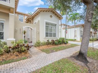 2411 NW 7th St, Boynton Beach, FL 33426