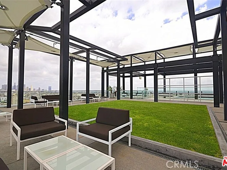 3810 Wilshire Blvd #1012 — Photo 21