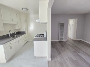 699 Meyer Ln #J, Redondo Beach, CA 90278