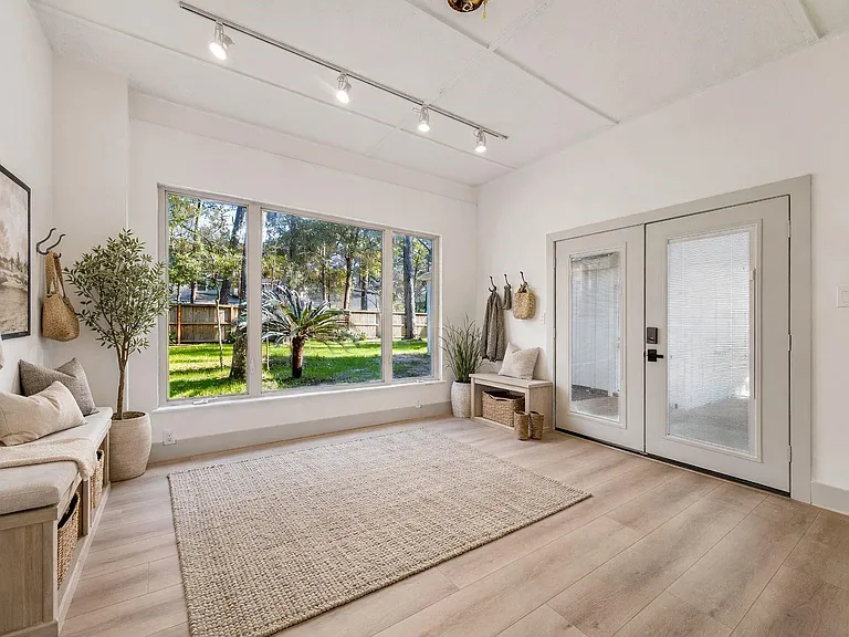2306 Mill Lake Dr — Photo 10