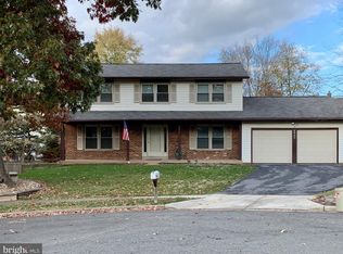 8902 Huxley Ct, Springfield, VA 22153