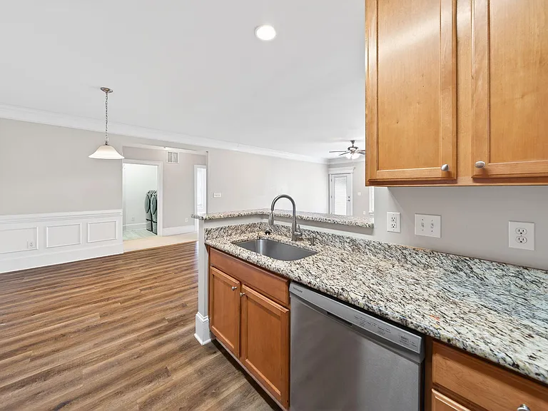 423 Waterford Lake Dr — Photo 30