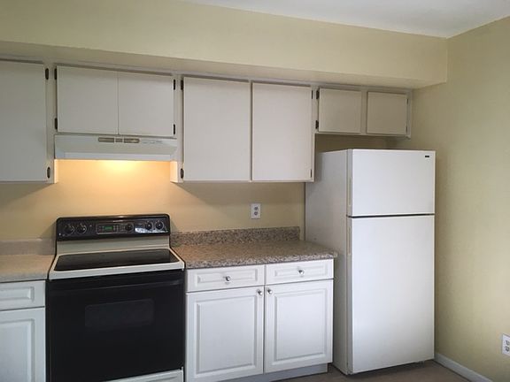 2nd image of 2309 Johnson St