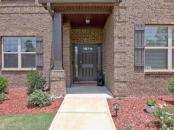 4th image of 335 Navarre Dr