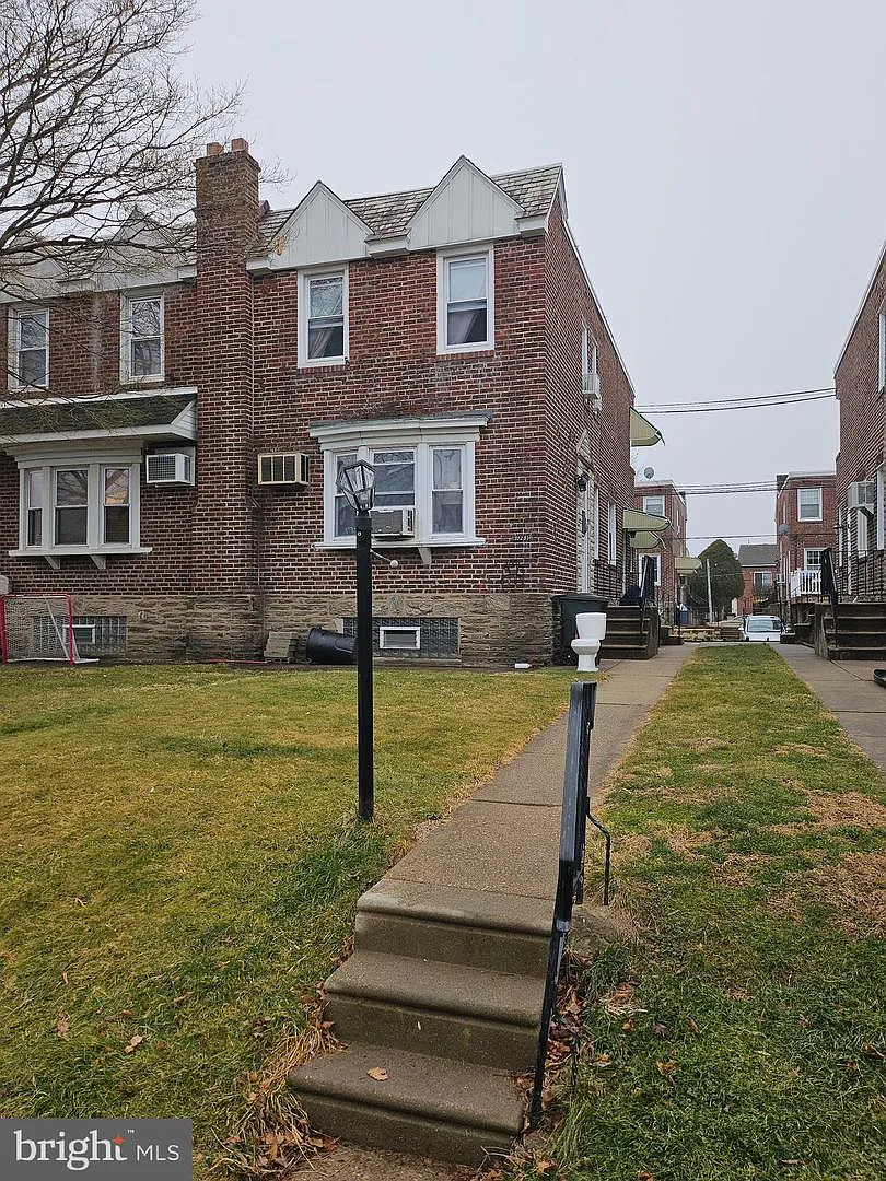 3128 Guilford St photo 1