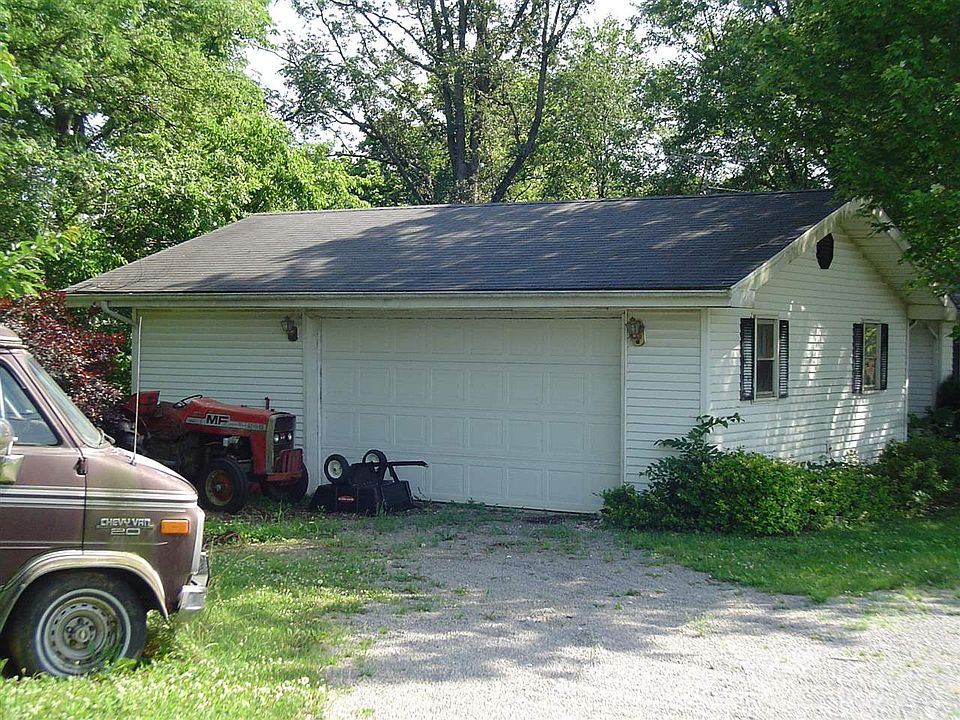 2nd image of 980 Big Spring Rd