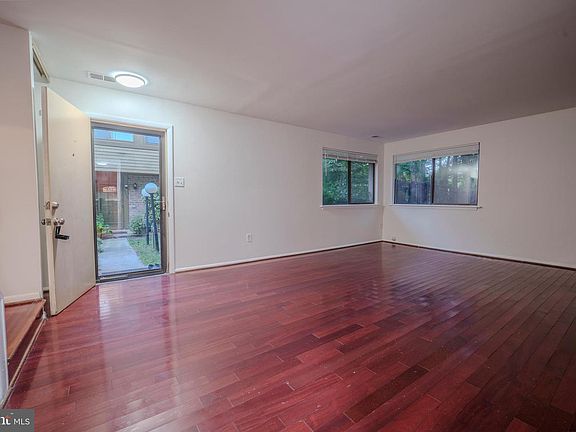 4th image of 10699 Spring Oak Ct
