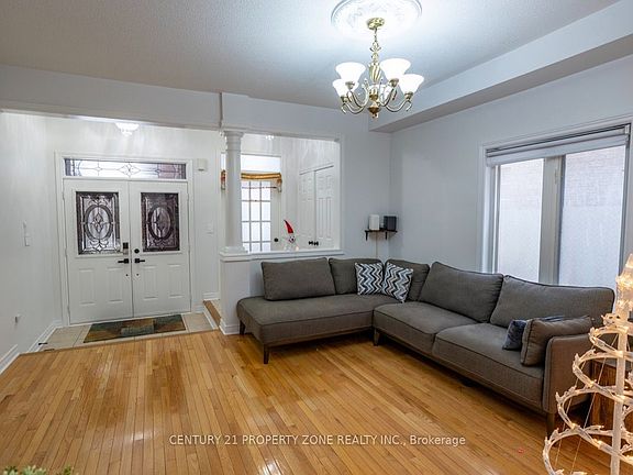3rd image of 31 Game Creek Cres