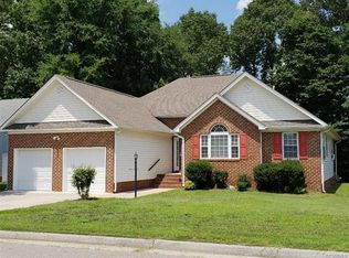 230 Bluffs Ter, Colonial Heights, VA 23834