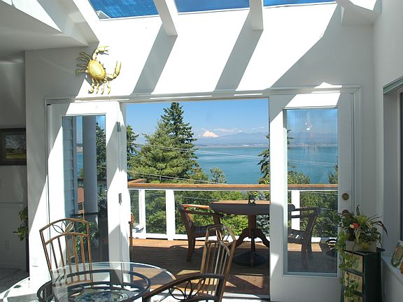 4th image of 1341 S East Camano Dr