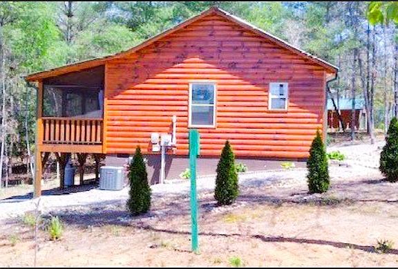 Lots of space between other cabin for privatcy.