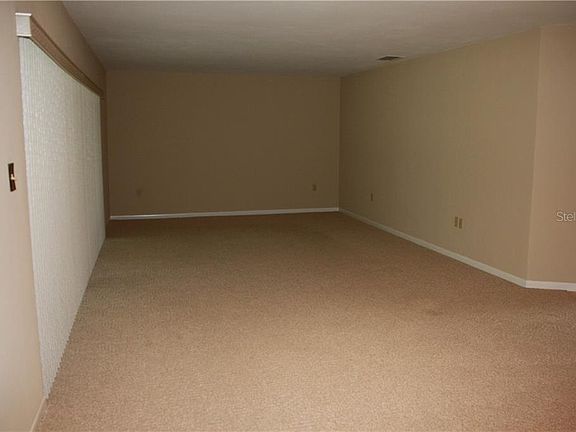 5th image of 812 Brookwood Dr