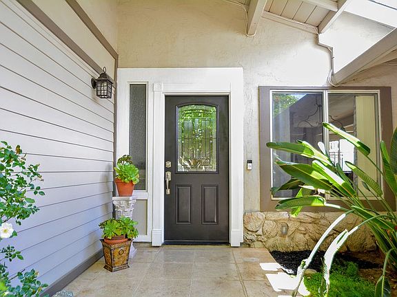 3rd image of 131 Encinosa Ave