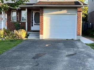 19 Breesegarden Ln, Guelph, ON N1E7H1