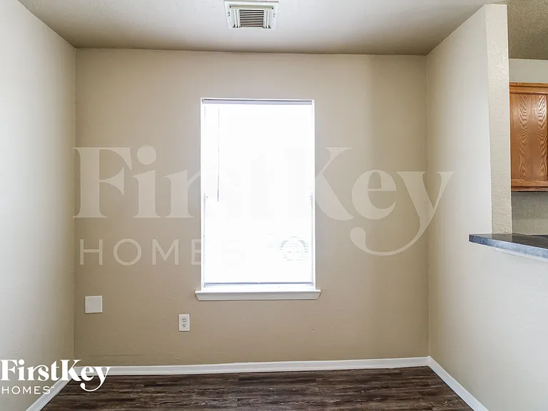 1661 Nichole Woods Dr — Photo 11