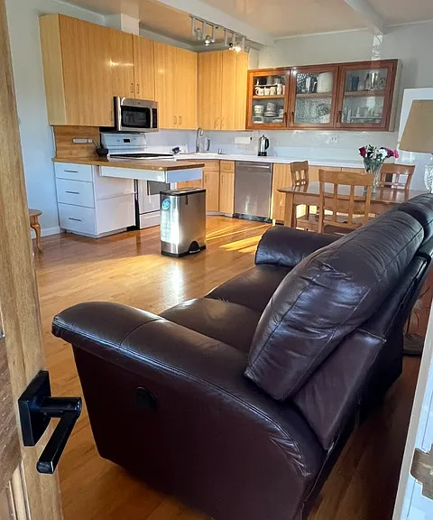 402 Pine St — Photo 3