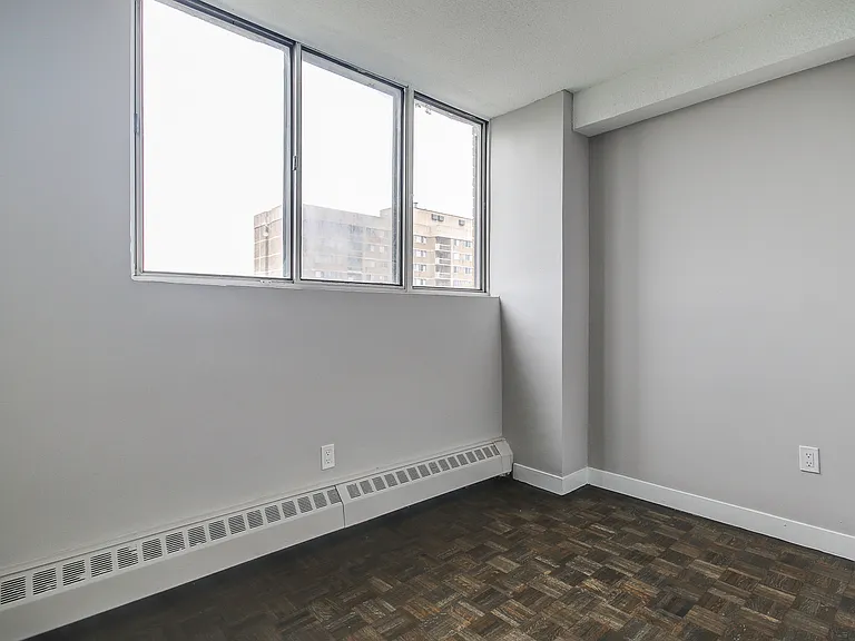 160 Chalkfarm Dr — Photo 17