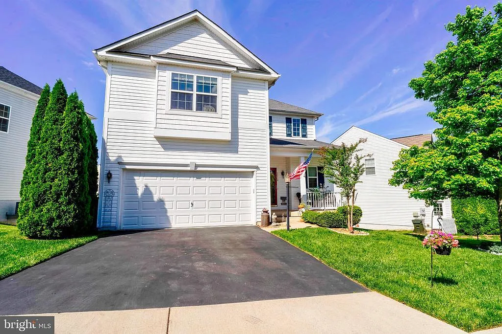 2024 Gold Finch Dr photo 1