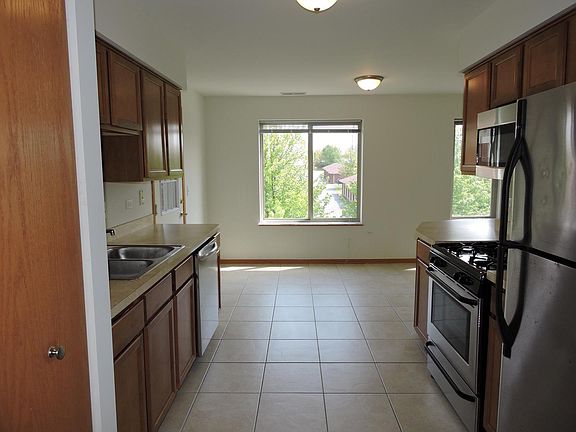4th image of 7010 Heritage Cir #7-3B