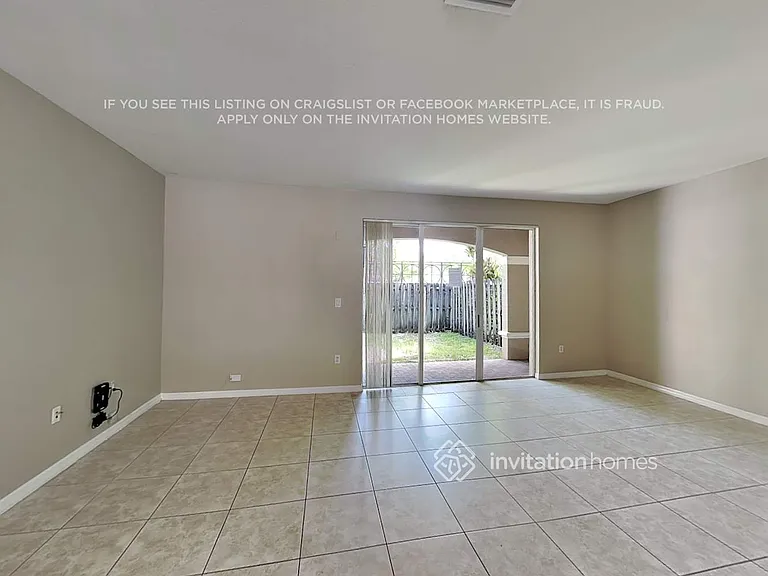 15305 SW 88th Ter — Photo 4