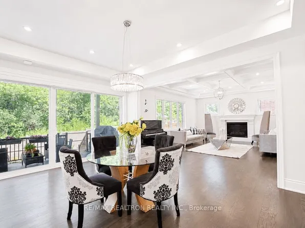 26 Sir Henry Ct, King, ON L7B 0P5