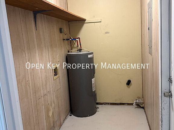 4th image of 702 S Edgewood Dr APT C1