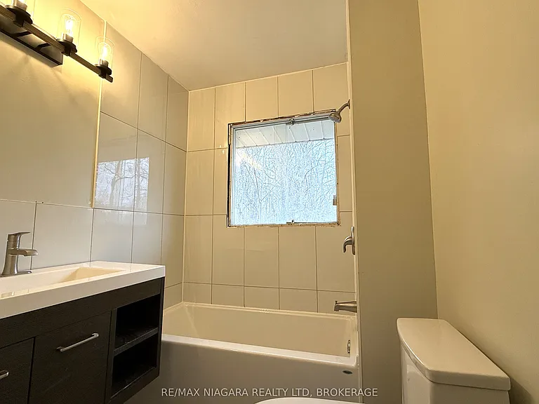 1544 Stockton Ln — Photo 11
