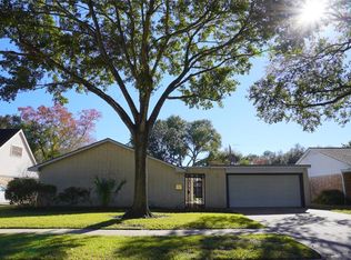 6135 Valkeith Dr, Houston, TX 77096