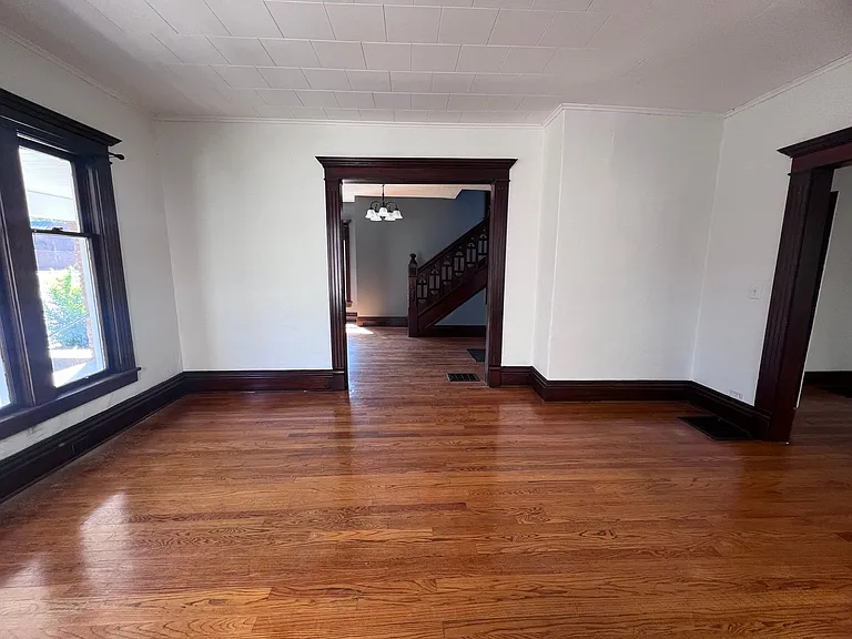 425 Fuller Ave SE — Photo 5