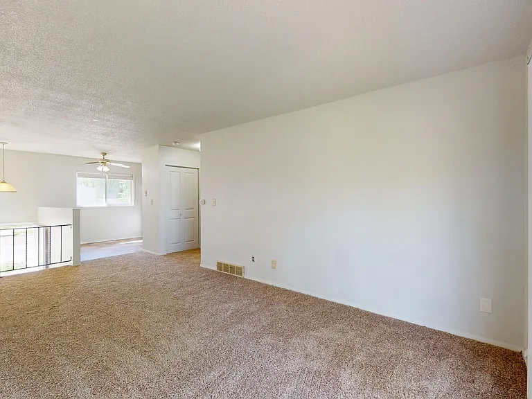 607 Meadow Pl — Photo 8