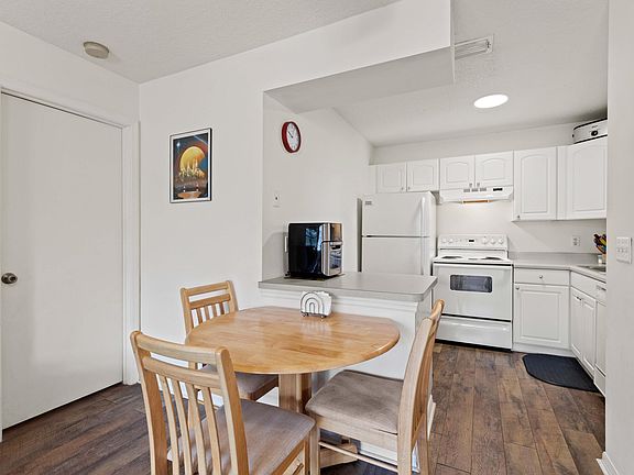 5th image of 2454 SE Garden Terrace #306