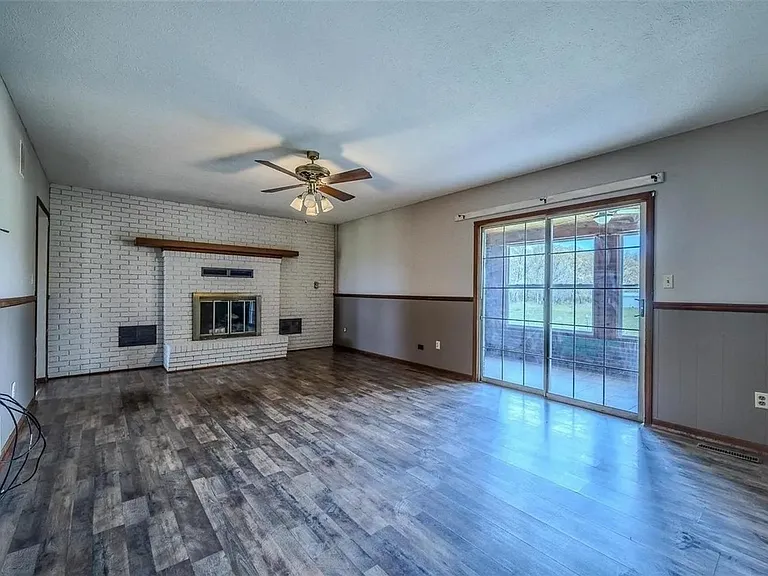 27018 N Highway 5 — Photo 11