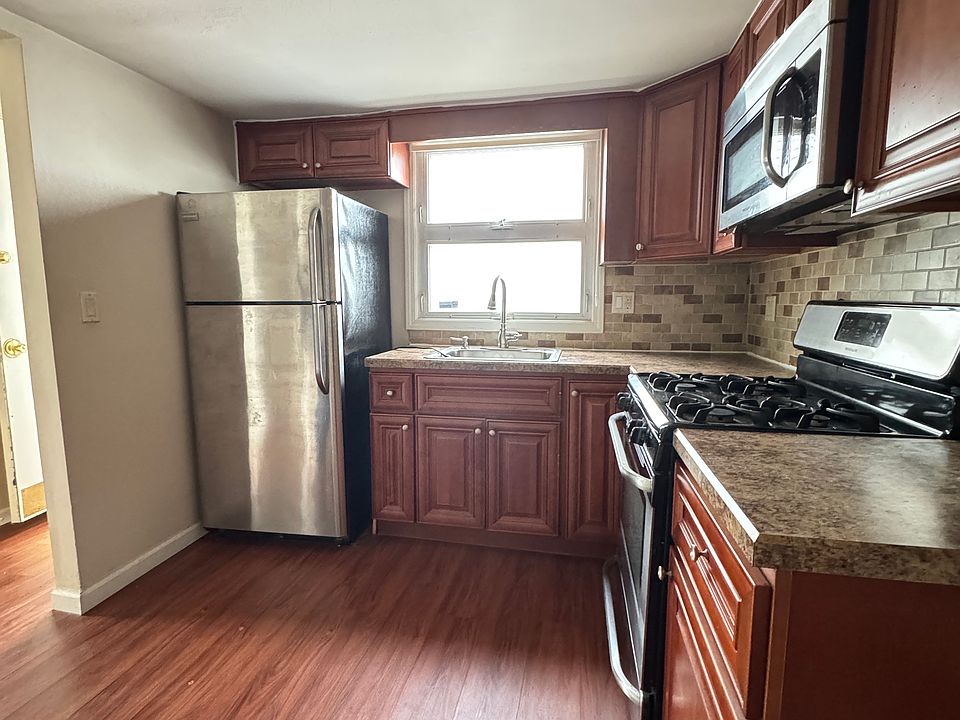 1st image of 231 Cambridge Ave #1L
