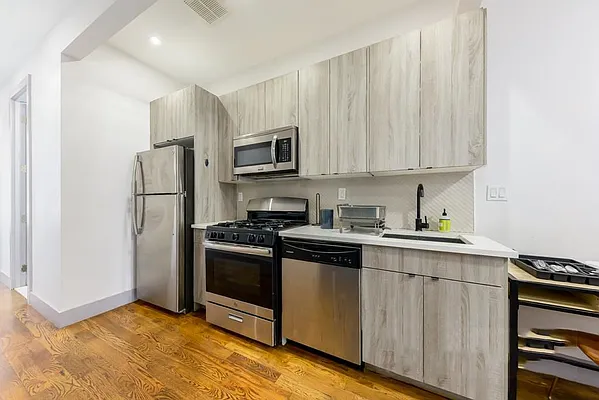 Rented by Nooklyn NYC LLC | media 30