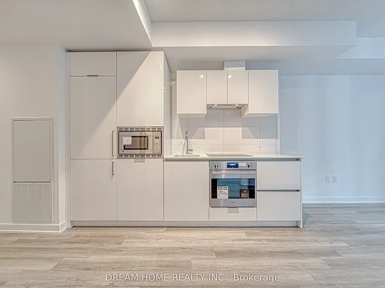 230 Simcoe St #1921 — Photo 6