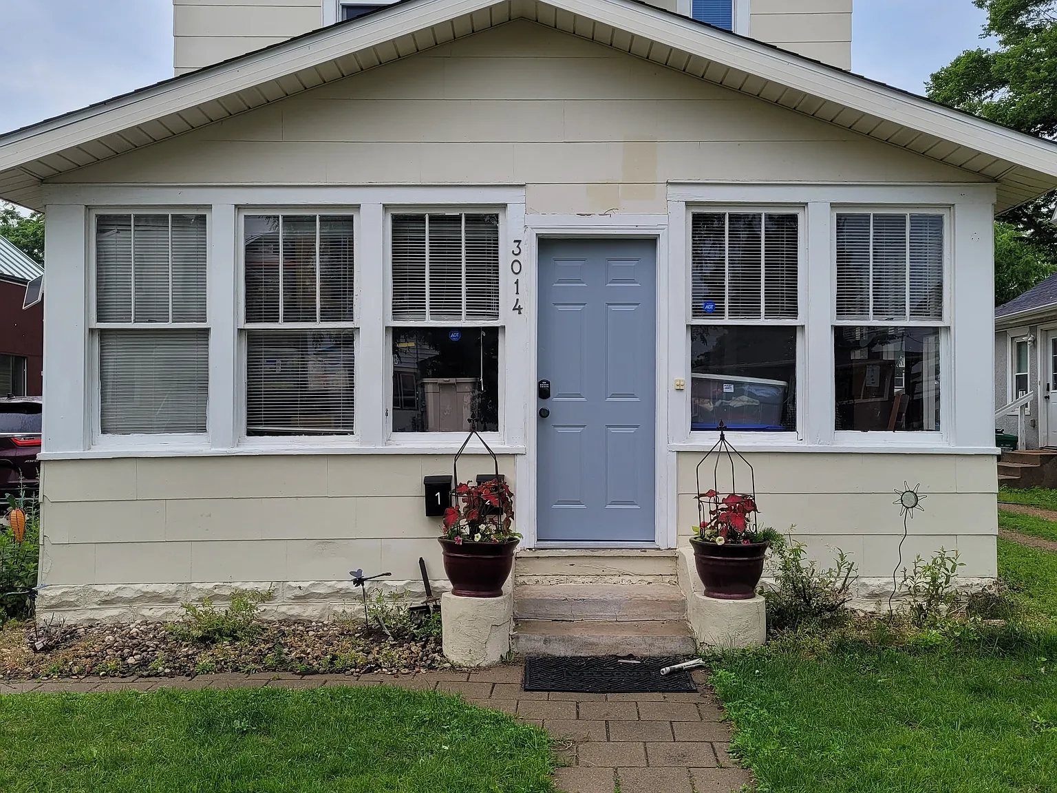 2 bed, 950 sqft, $1,600 — Photo 1
