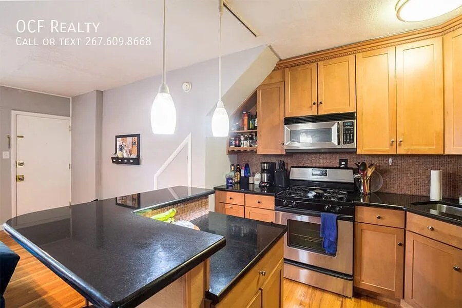 Building Photo - 265 S 9th St #3F