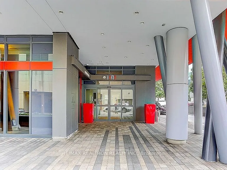 88 Sheppard Ave E #2405 — Photo 4