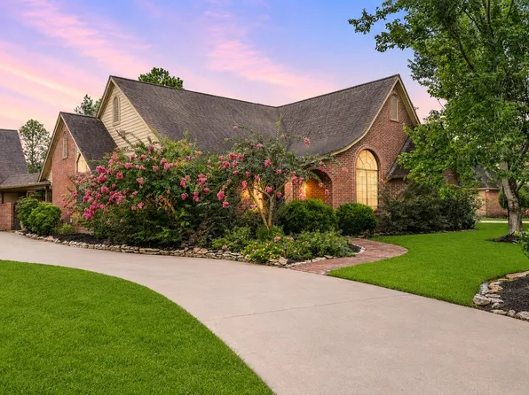 1207 W Edgewood Dr, Friendswood, TX 77546